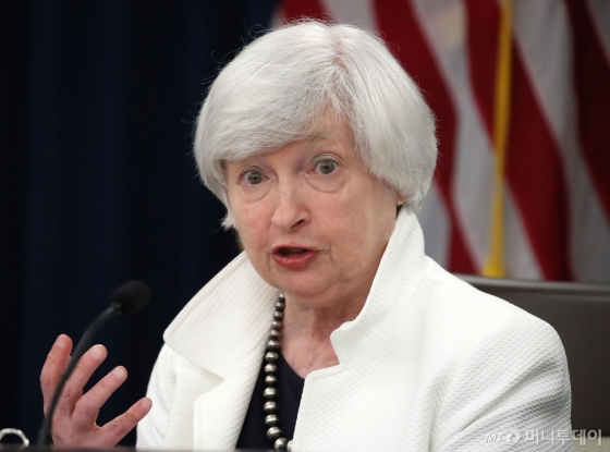   ̱   20(ð)  FOMC ȸǰ   ȸ ϰ ִ. FOMC  ݸ 1.00~1.25%      λ  ״  12 ݸλ ɼ ,  ޺? ϰڴٰ . /AFPBBNews=1
