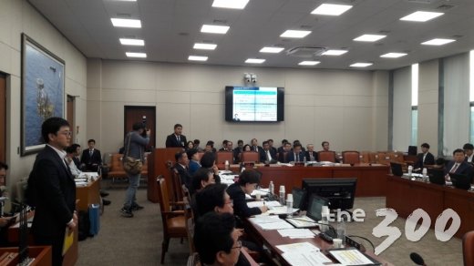 [2017 국감]국감장에 선 韓코스트코 대표 "한국법 지키겠다"