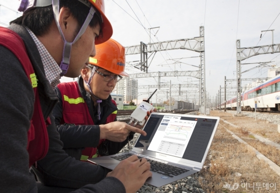 SKT 'IoT로 철도 사고 막는다' 철도 정비·모니터링 시스템 개발