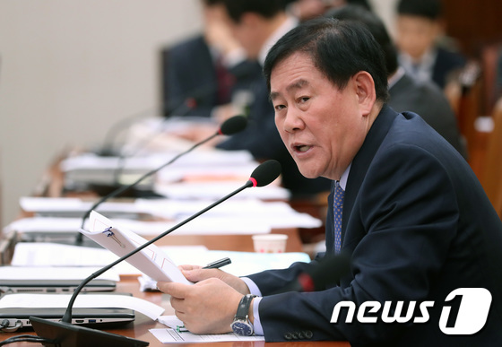 최경환 자유한국당 의원. /뉴스1 © News1 오대일 기자