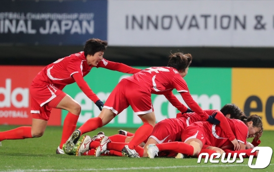 [지바 on Air] '최강' 북한 女축구, 일본 2-0 완파 '3연패'… 김윤미 득점왕