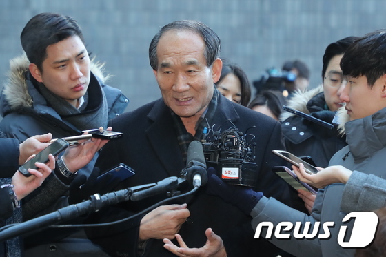 [사진]검찰 출석하는 박승춘 전 국가보훈처장