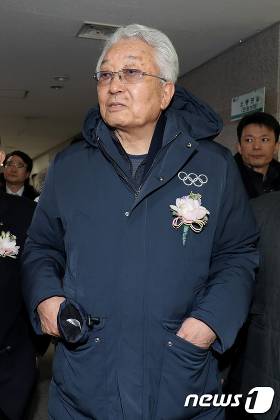 [사진]스포츠 외교 사진전 참석한 장웅 IOC위원