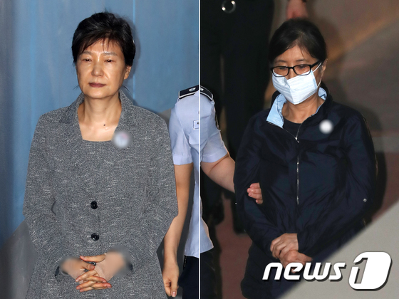 박근혜 전 대통령(왼쪽)과 최순실씨. © News1