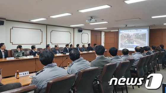 서울 노원경찰서는 경찰협력단체를 대상으로 '주민밀착형 탄력순찰' 홍보설명회를 진행했다고 23일 밝혔다. (노원경찰서 제공) © News1