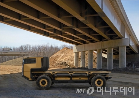 GM의 '스루스' 수소전기차 플랫폼을 장착한 트럭의 모습/사진=GM
