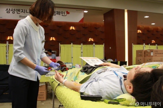 삼성엔지니어링 임직원들이 지난 15일 강동구 상일동 본사에서 진행된 헌혈캠페인에 참여했다. /사진제공=삼성엔지니어링
