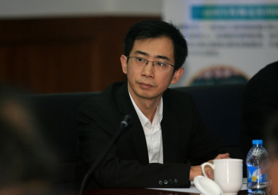 스지후렌 그룹 왕장펑 이사장이 렌신통 관련 회의에서 발표를 하고 있다. 사진제공-스지후렌