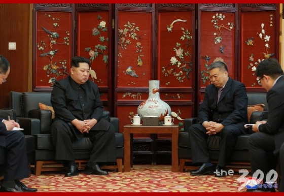 주북 중국대사관을 찾은 김정은 국무위원장. /사진=조선중앙통신