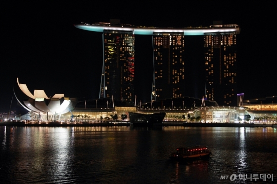 싱가포르 마리나베이샌즈 호텔 야경. /사진=머니투데이DB