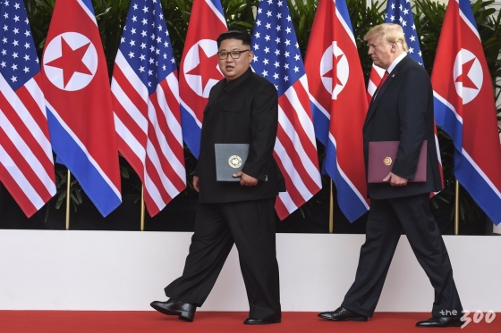 190cm 트럼프와 나란히…김정은, '키높이 구두' 신었다
