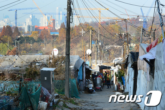 서울 강남구 개포동 구룡마을 전경 2016.11.17/뉴스1 © News1 임세영 기자