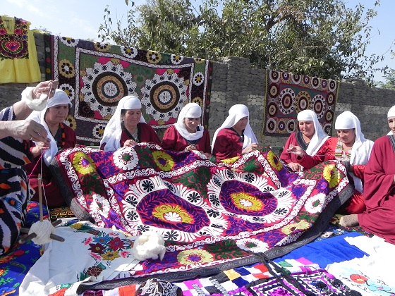 '중앙아시아 무형유산 영상과 사진전'에 출품된 타지키스탄의 전통자수 '차칸'. /사진=유네스코아태무형유산센터