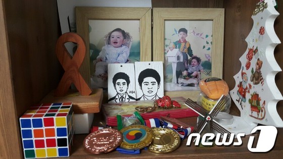 고 정차웅 군의 어린 시절 사진과 유품들© News1