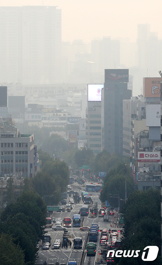 [사진]미세먼지 뒤덮인 서울도심