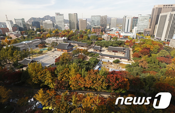 [사진]단풍옷 갈아입은 서울