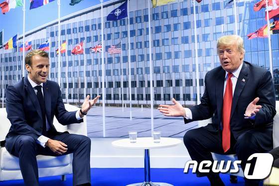 도널드 트럼프 미국 대통령(오른쪽)과 에마뉘엘 마크롱 프랑스 대통령(왼쪽) © AFP=뉴스1
