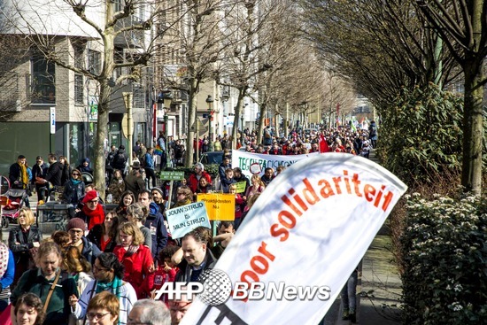 지난 3월24일(현지시간) 벨기에 브뤼셀에서 인종차별 철폐를 촉구하는 시위가 열렸다./AFPBBNews=뉴스1