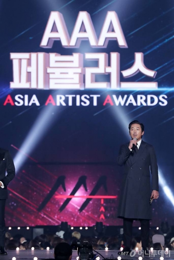  찡 28  õ ü  '2018 AAA(Asia Artist Awards)' ûĿ AAA 淯    Ұ ϰ ִ/=ּ
