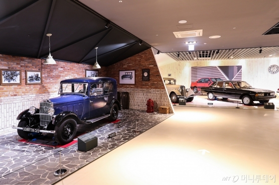 '푸조 시트로엥 자동차 박물관'의 내부 전시/사진=한불모터스
