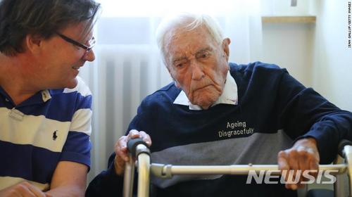 타인(의사) 조력 자살이 허용된 스위스로 '죽으러 왔던' 104세의 호주인 과학자 데이비드 구달이 지난 5월9일 한 진료소에서 뜻대로 생을 마감했다고 친 안락사 국제 단체인 '엑시트(출구) 인터내셔널'이 밝혔다. /사진=뉴시스