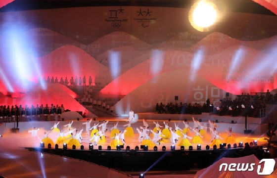 평창 올림픽 1주년을 기념하는 대축제가 강릉에서 열렸다. /사진=뉴스1<br>
<br>
