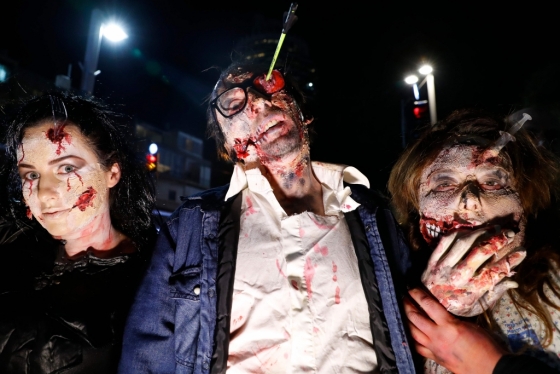 지난달 23일 이스라엘 텔아비브에서 열린 좀비 축제에서 좀비로 분장한 참가자들. /AFPBBNews=뉴스1
