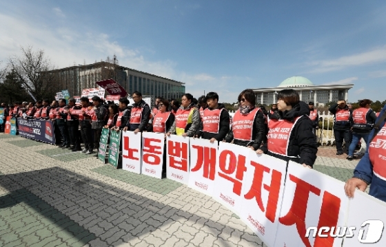 [사진] 민주노총 '탄력근로·최저임금·노조법 개악 반대'