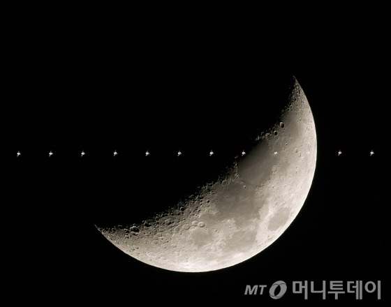 ¾ о ݻ/Fly me to the Moon_&lt;br&gt;&lt;br&gt;ʽ´ ϴ (ISS) Կߴ.   ãƿ 400km   ¾  ִ. ̷   ¾ǰ  ʽ´޸ŭ   ִ/=õ 