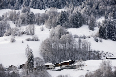 2011년 12월 달력 사진으로 조양호 회장이 스위스 취리히 여행시 아름다운 설경을 담았다./사진제공=한진그룹