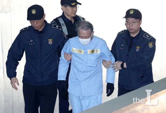 세월호 사고 보고시각 조작 혐의를 받고 있는 김기춘 전 청와대 비서실장./사진=뉴스1