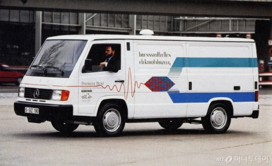 1994년 4월 공개한 유럽 최초의 수소연료전지차 ‘NECAR 1(네카 1)’의 모습 /사진제공=메르세데스-벤츠