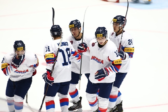 한국 남자 아이스하키 대표팀이 2019 국제아이스하키연맹(IIHF) 아이스하키 세계선수권 디비전 1 그룹 A 첫 판에서 헝가리에 완승을 거뒀다. /사진=대한아이스하키협회 제공<br>
<br>
