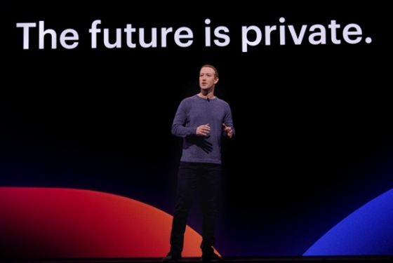 마크 저커버그 페이스북 CEO가 지난달 30일 미국 캘리포니아에서 개막한 'F8 2019'에서 기조연설하고 있다. /사진제공=페이스북.