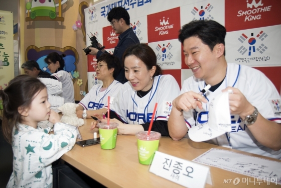 [사진]스무디킹, 소아암 환우 위해 '희망 나눔행사' 개최