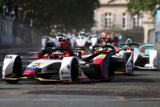 지난달 27일 프랑스 파리에서 열린 전기자동차 경주대회 '포뮬라 E' 모습. /AFPBBNews=뉴스1