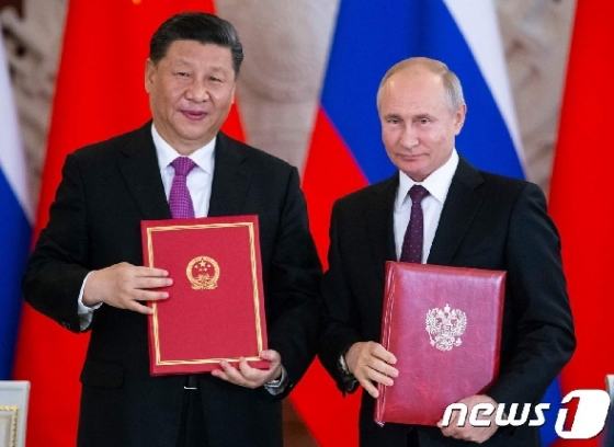 시진핑 중국 국가주석(왼쪽)과 블라디미르 푸틴 러시아 대통령. © AFP=뉴스1