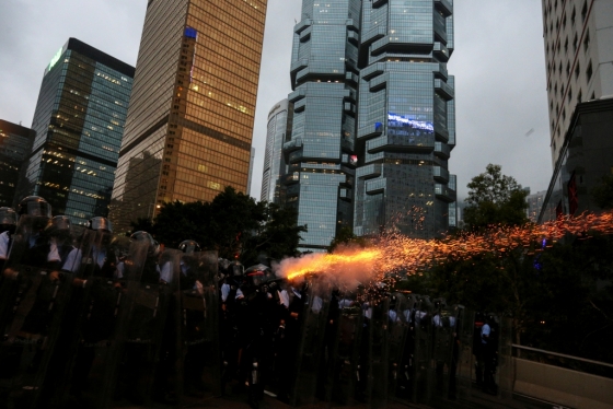 12일 홍콩 '범죄인 인도 법안' 개정안 반대 시위 현장. /사진=로이터