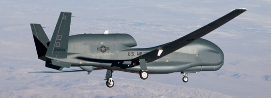 이란 혁명수비대가 20일 격추했다고 주장한 미국 공군의 고고도 무인정찰기 'RQ-4 글로벌 호크' 비행 모습. /사진=노스럽 그러먼