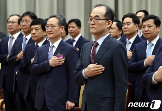 [사진] 봉욱 차장검사 퇴임식 참석한 문무일 총장