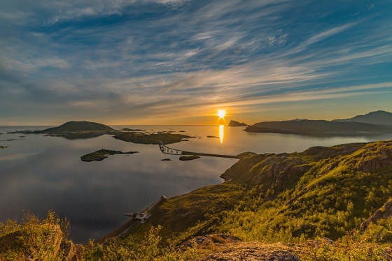 여름 내내 해가 지지 않는 노르웨이 북부의 소마뢰이 섬. /사진=Time-Free Zone 페이스북