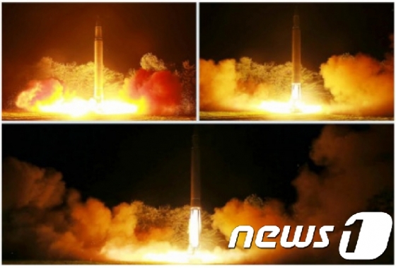 북한이 지난 2017년 7월 29일 새벽 평안남도 평성 일대에서 동쪽으로 대륙간탄도미사일(ICBM)급으로 추정되는 장거리 탄도미사일을 발사했다.  © 뉴스1
