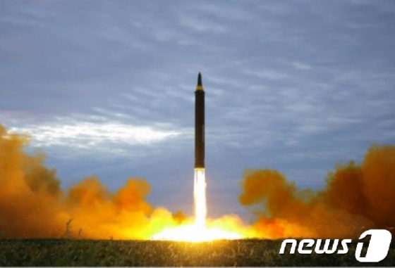 북한이 5월4일 오전 강원도 원산 호도반도 일대에서 여러 발의 단거리 미사일을 발사했다.  (뉴스1 DB) 2019.5.4/뉴스1