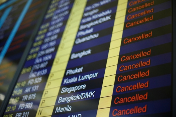 12일 오후 4시(현지시간)부터 13일 오전 6시까지 홍콩 국제공항을 지나는 모든 항공편이 취소됐다. /사진=로이터