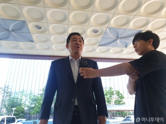 김병기 더불어민주당 의원이 14일 오전 9시50분쯤 서울 영등포경찰서에 출석했다./사진=이해진 기자 
