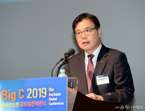 권평오 KOTRA 사장이 20일 인천 송도컨벤시아에서 개최된 '2019 바이오 인천 글로벌 콘퍼런스'에서 환영사를 하고 있다./사진제공=KOTRA