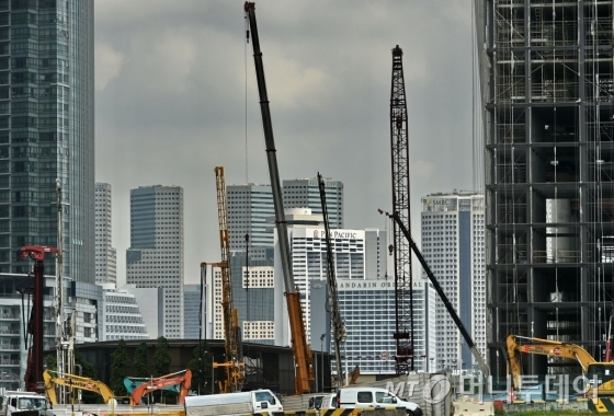 대외무역의존도가 높은 싱가포르의 경제성장률이 하락하면서 경기 침체 우려가 나오고 있다. /사진=AFP