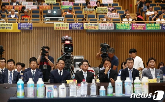 [사진] '가습기살균제참사 진상규명 청문회' 출석한 기업분야 증인들