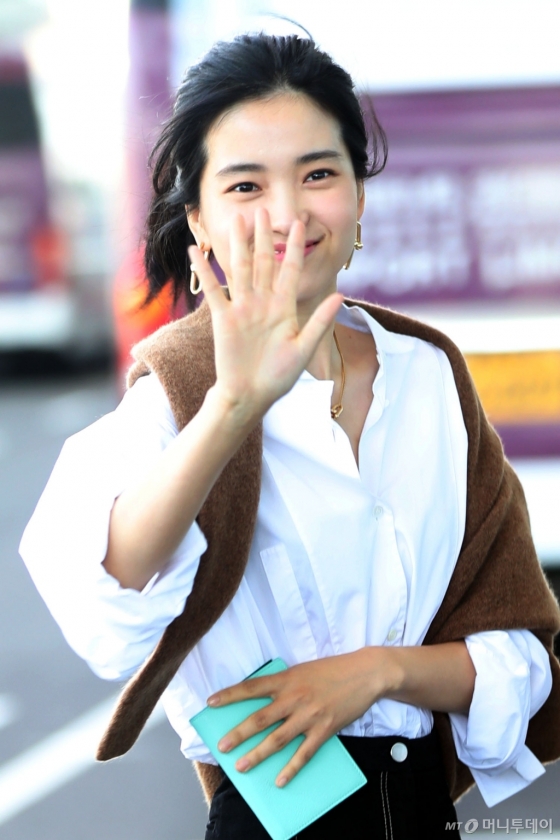 [사진]김태리 '가을여신의 공항화보'