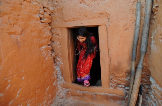 차우파디로 격리된 여성 /사진=AFP